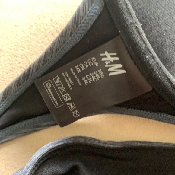 H&M grey bikini. Top and bottom included. - Picture 5 of 7